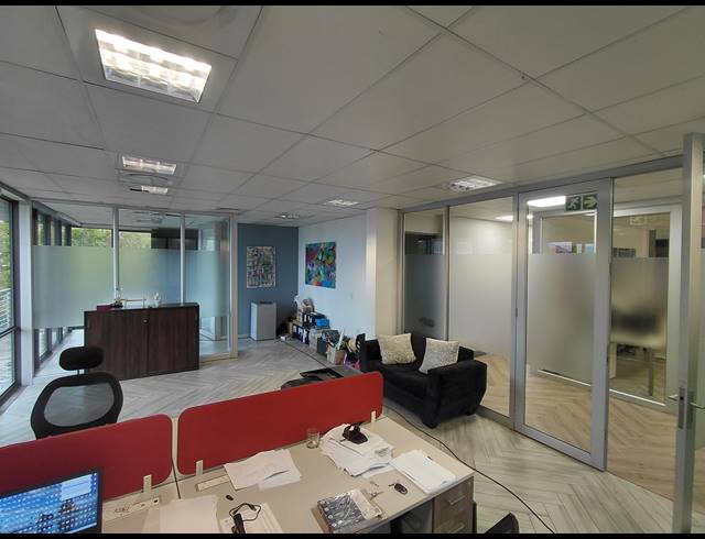 96M² OFFICE TO LET IN BRYANSTON